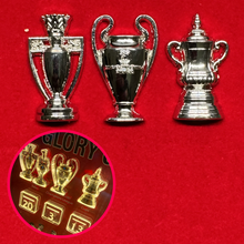 Load image into Gallery viewer, GGMU EDITION - MAN UNITED TROPHY HONOURS DESKTOP DISPLAY with 3D Trophy Replicas!
